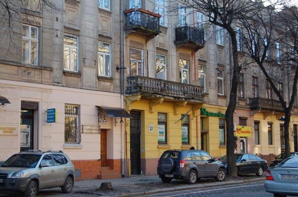 Apartment On Stepana Bandery 37 Постійне Електропостачання Lviv Bagian luar foto