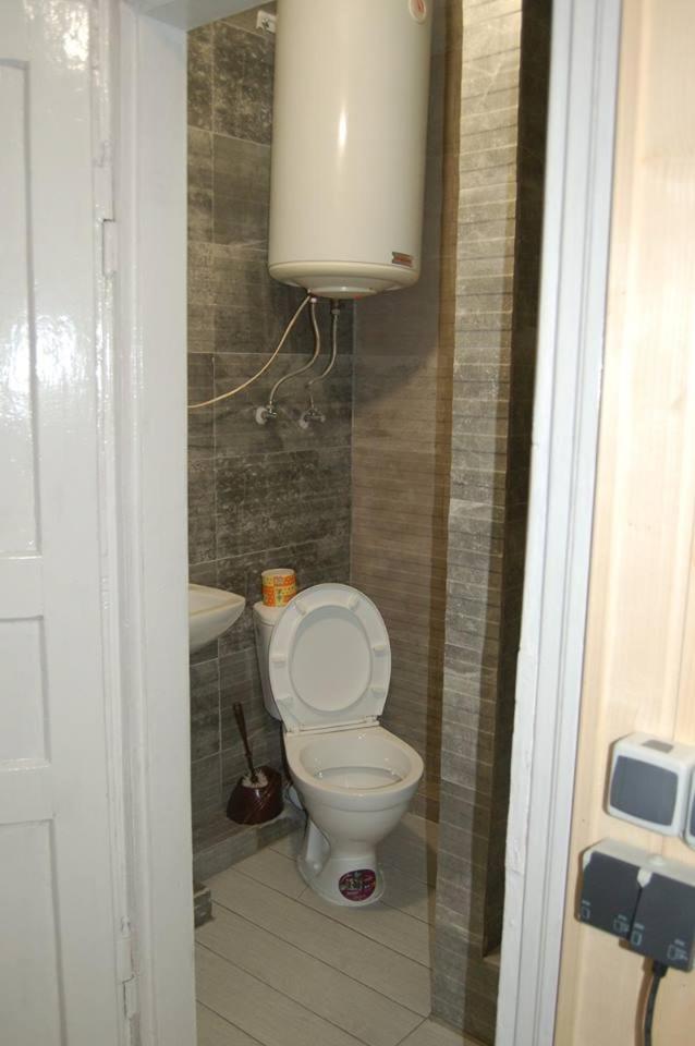 Apartment On Stepana Bandery 37 Постійне Електропостачання Lviv Bagian luar foto